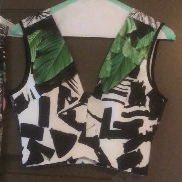 Matching 2-piece crop top and skirt! - Picture 2 of 5